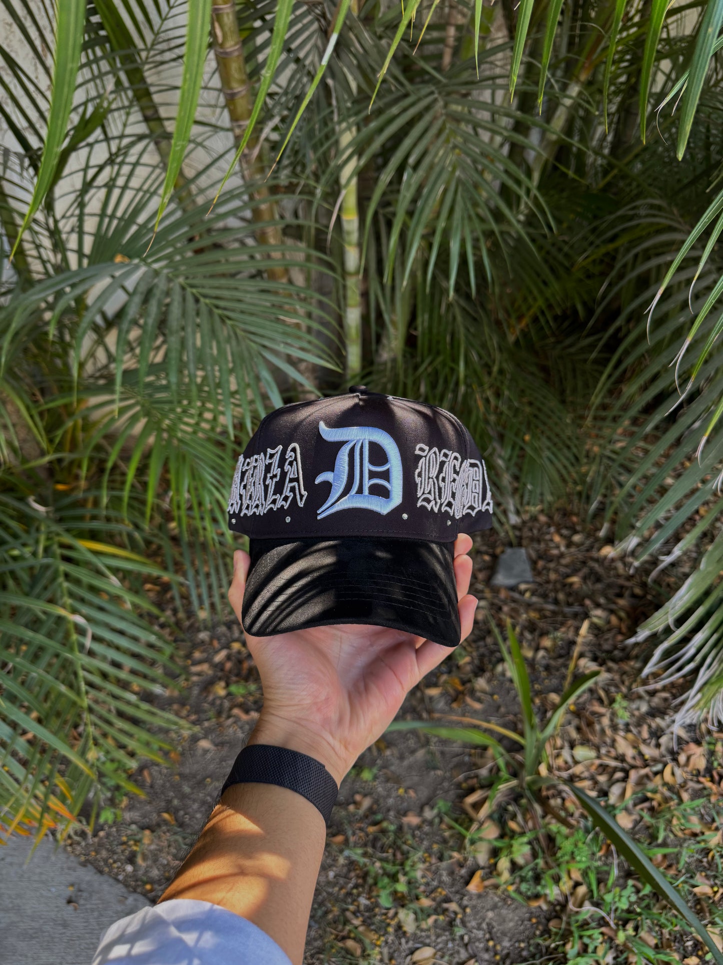 GORRA Dandy Hats x Fuerza Regida Crystals