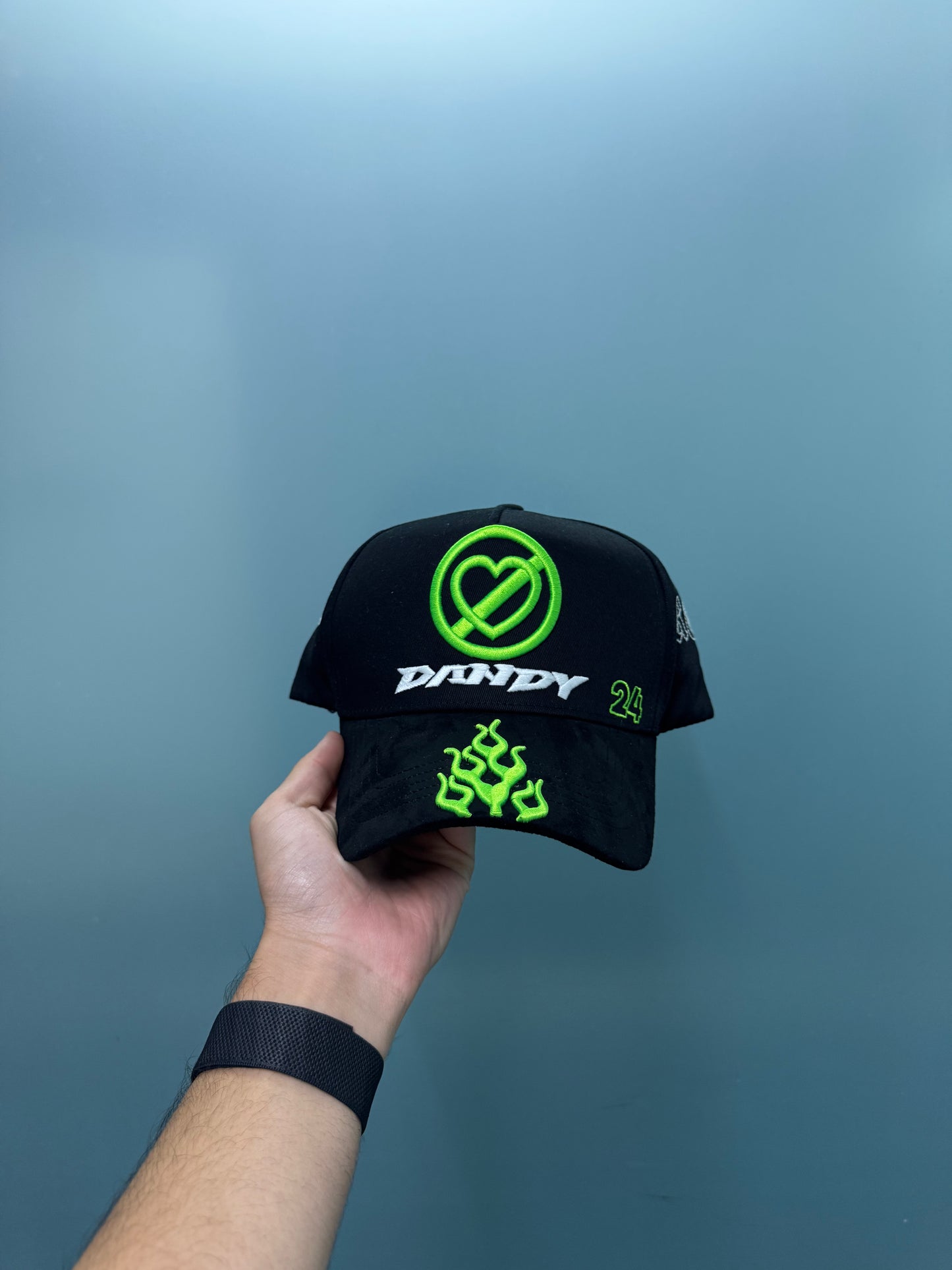 Gorra Dandy Hats x Fuerza Regida PNTE